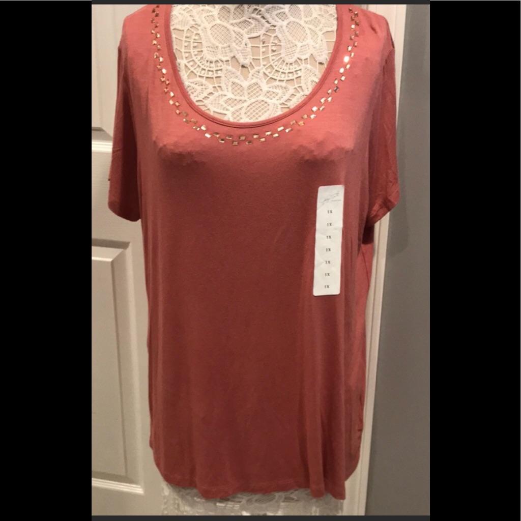 Brand New Jaclyn Smith Woman Top